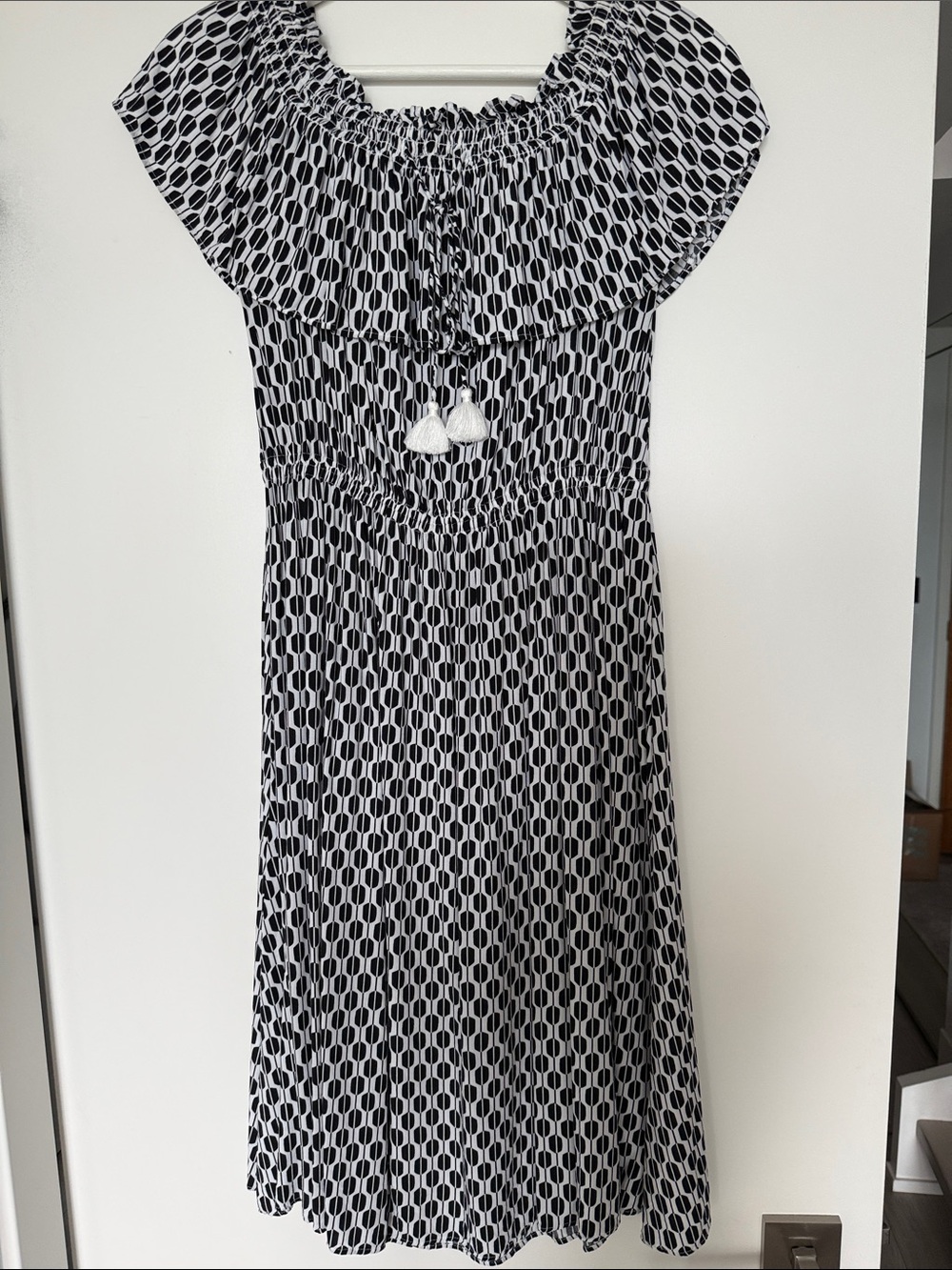 Kate Spade - Black & White Off-Shoulder Geometric Dress with Tassel Tie Size XS